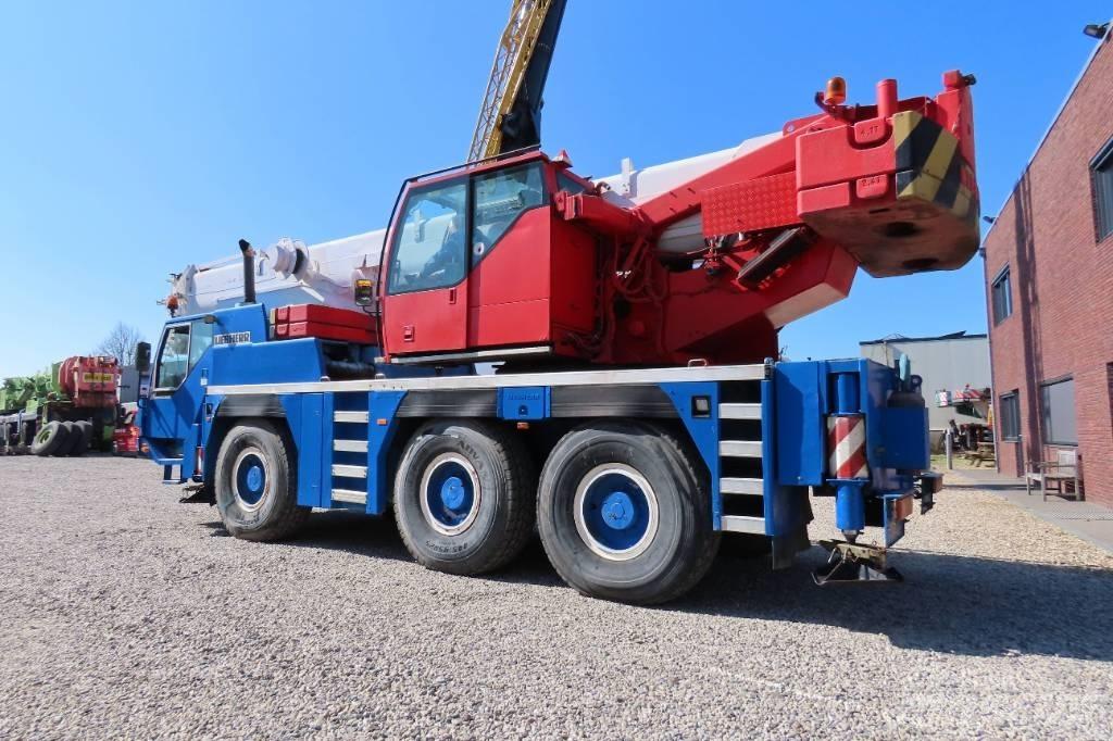 Liebherr LTM 1055-1 全路面起重機/吊車