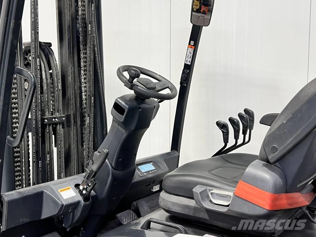 Doosan B50XC-7 電動堆高機