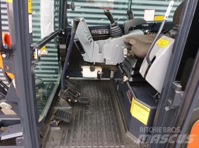 Kubota kx027-4 小型挖土機/掘鑿機<7t(小型挖掘機)