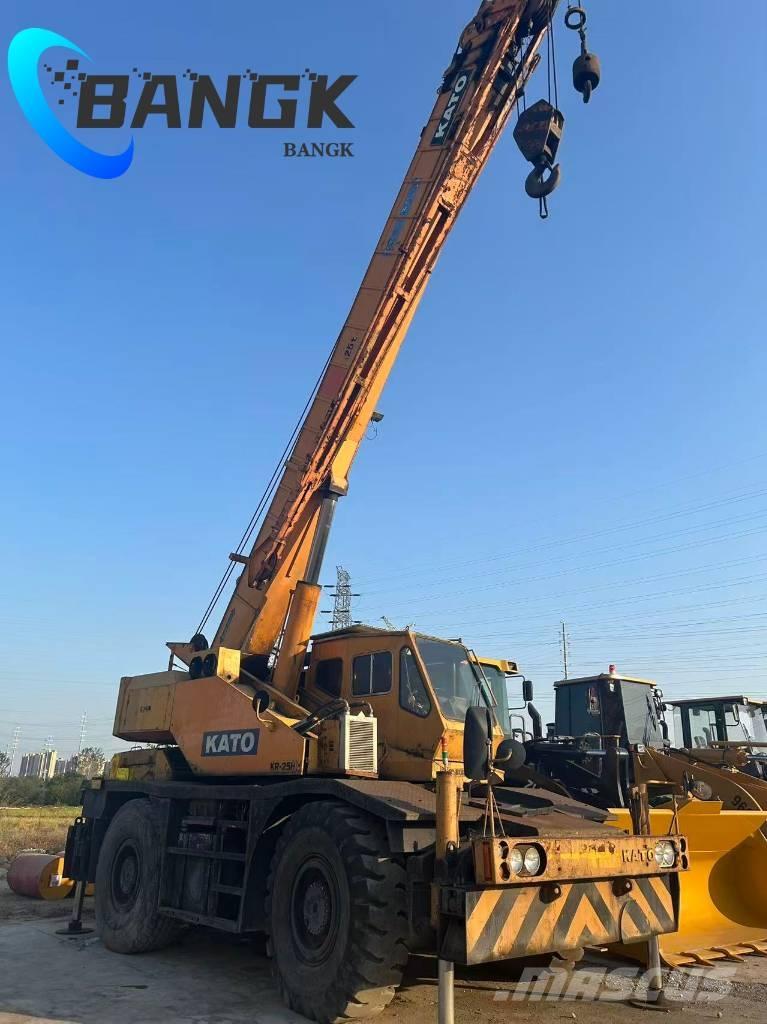 Kato KR 25 H 越野起重機