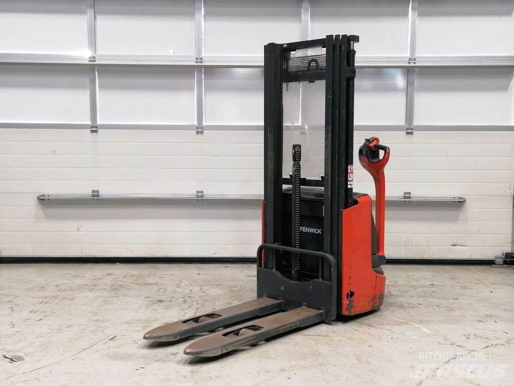 Linde L10 行走控制式堆積機