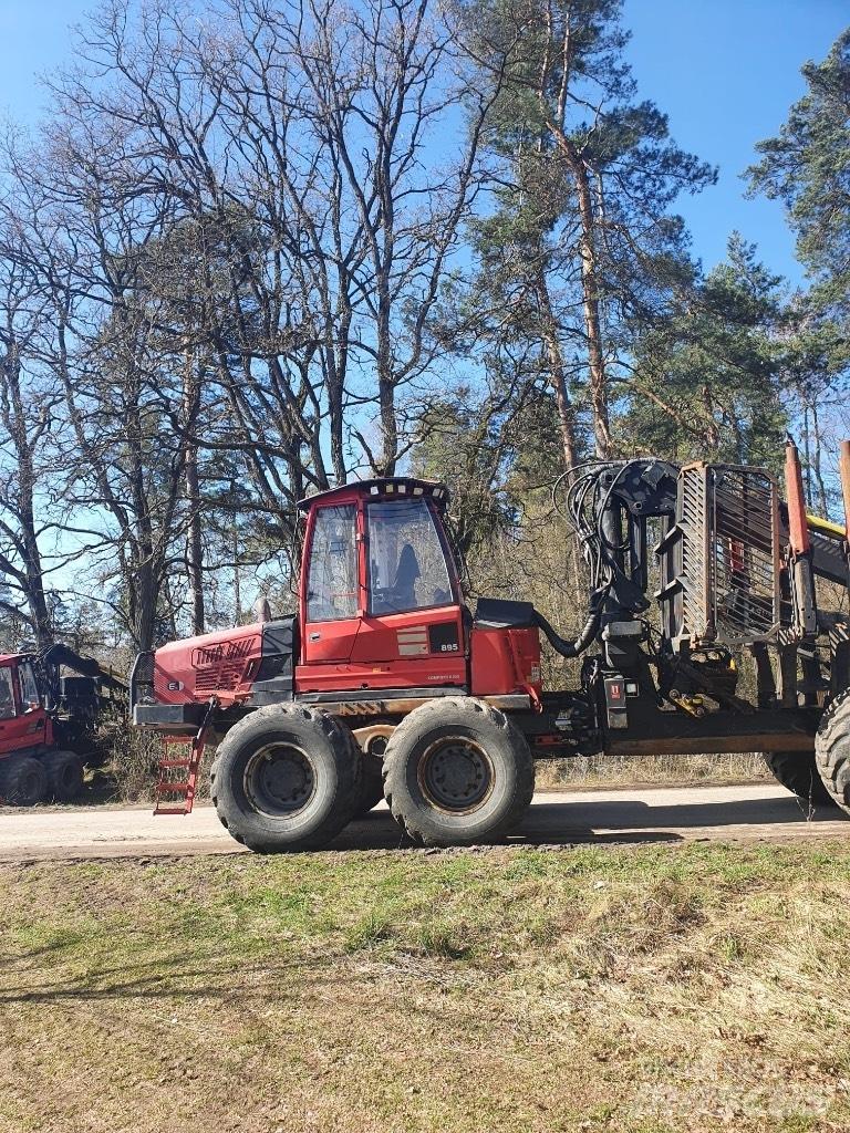 Komatsu 895 集運機