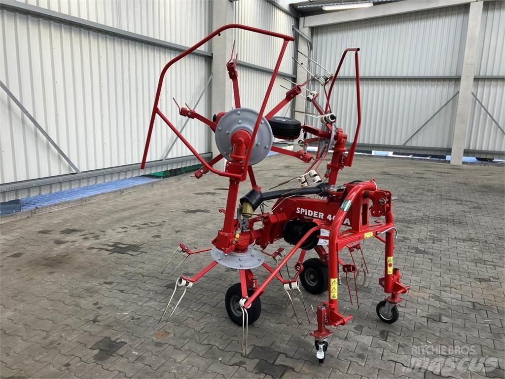 SIP Spider 400A 耙與翻草機