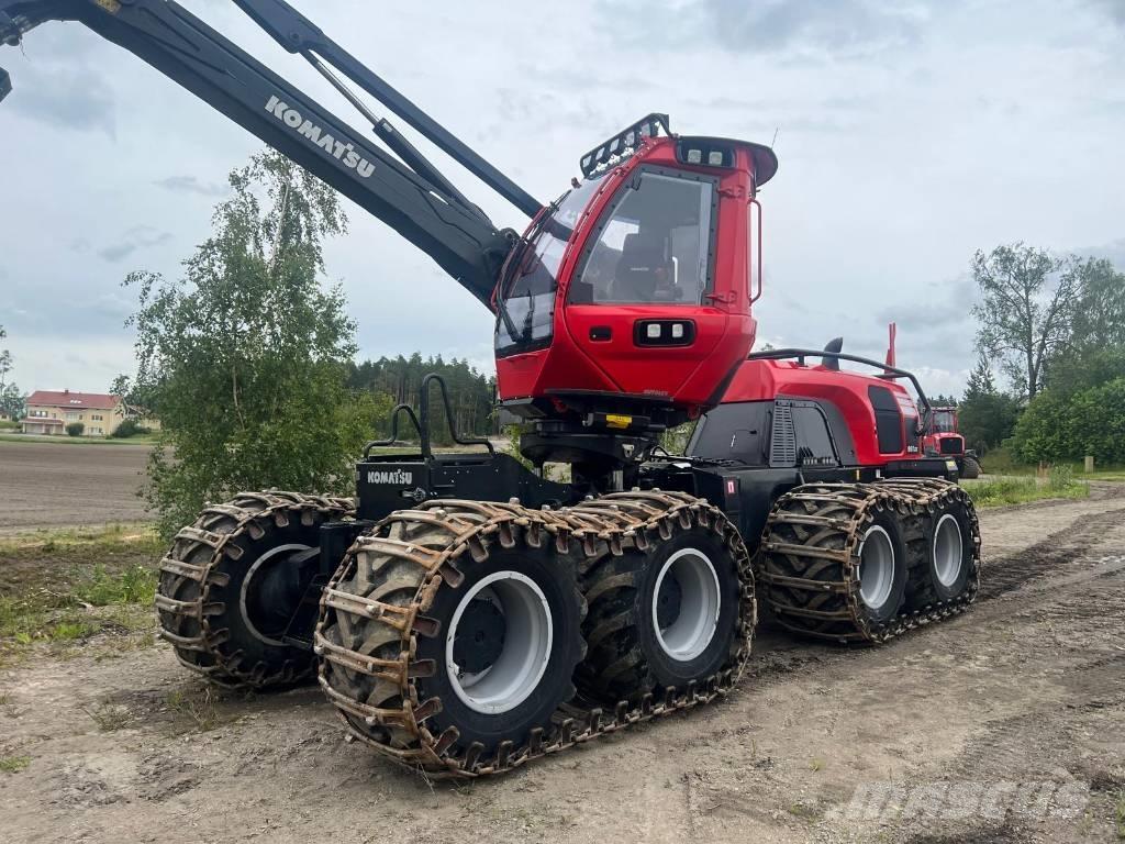 Komatsu 951 XC 收穫機