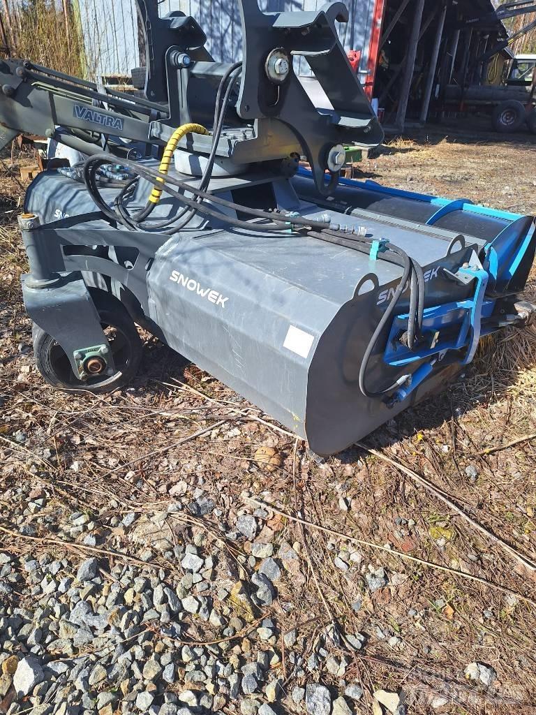 Snowek Circulus 220M 砂鹽撒布機