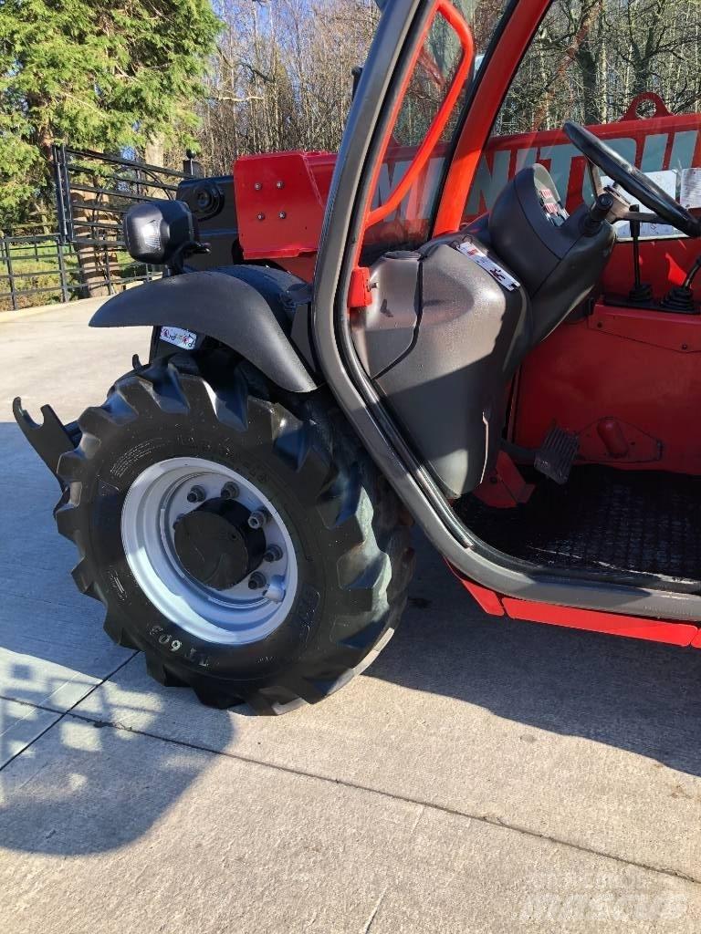 Manitou MT 523 伸縮臂操作車