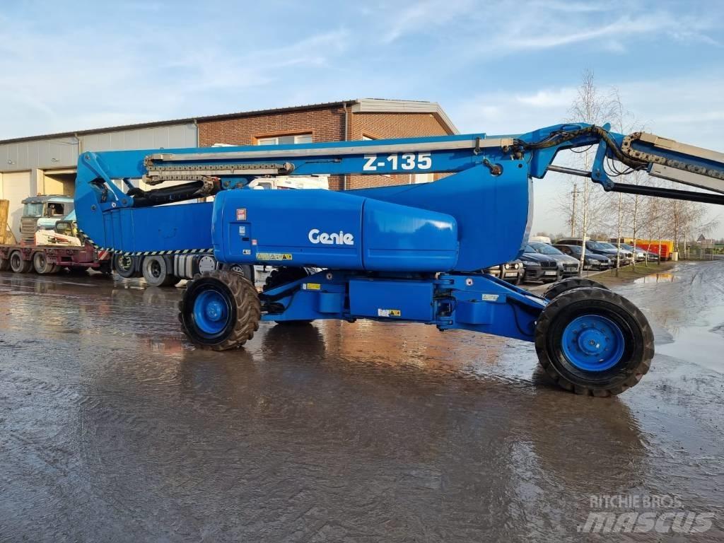 Genie Z 135 4x4 曲臂高空作業車