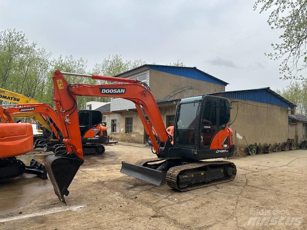 Doosan DX 60 小型挖土機/掘鑿機<7t(小型挖掘機)