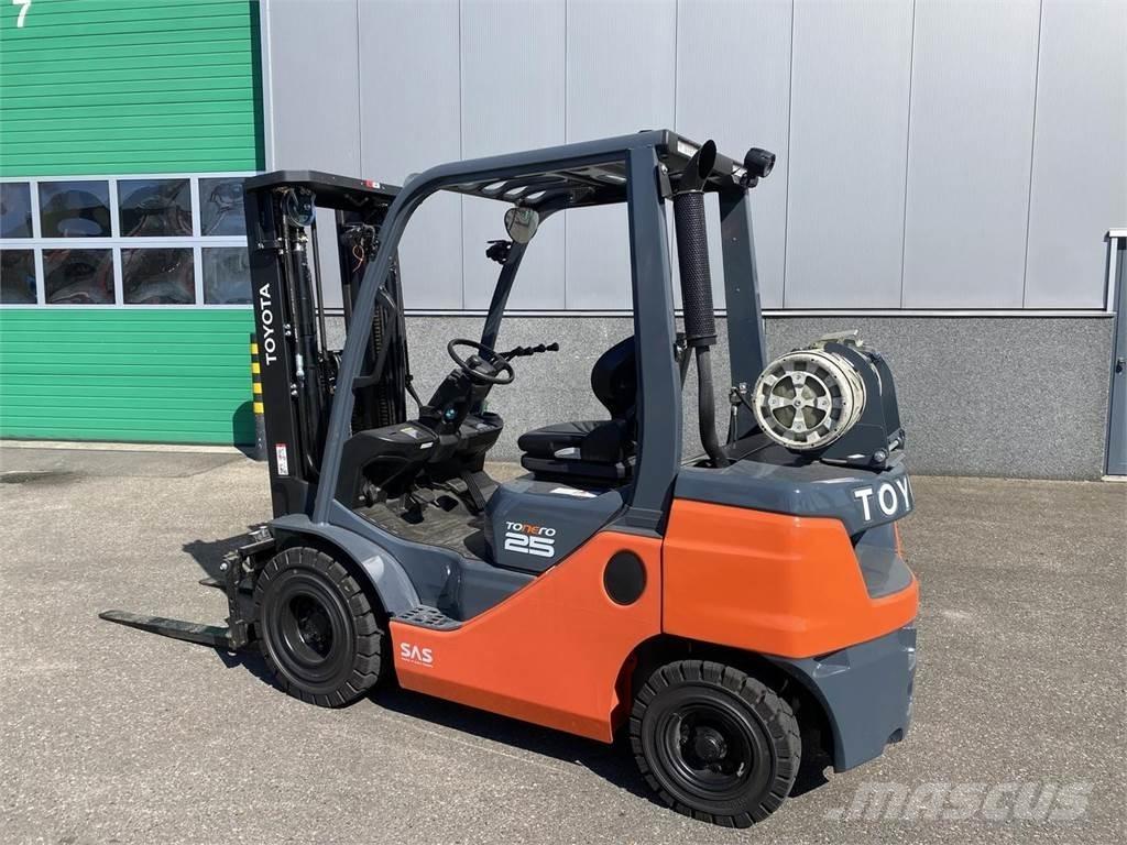 Toyota 02-8FGF25 液化石油氣LPG卡車