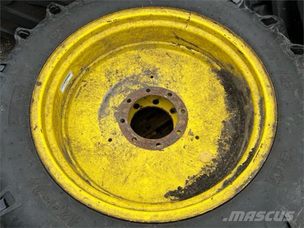 BKT 12.4-32 輪胎、車輪和輪圈