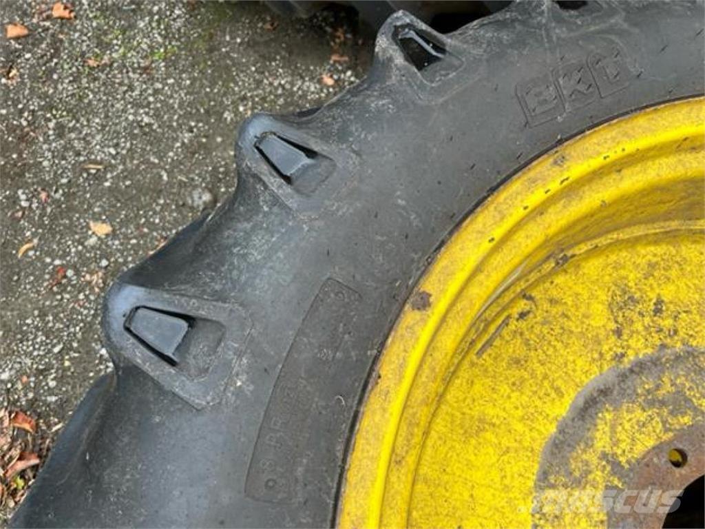 BKT 12.4-32 輪胎、車輪和輪圈