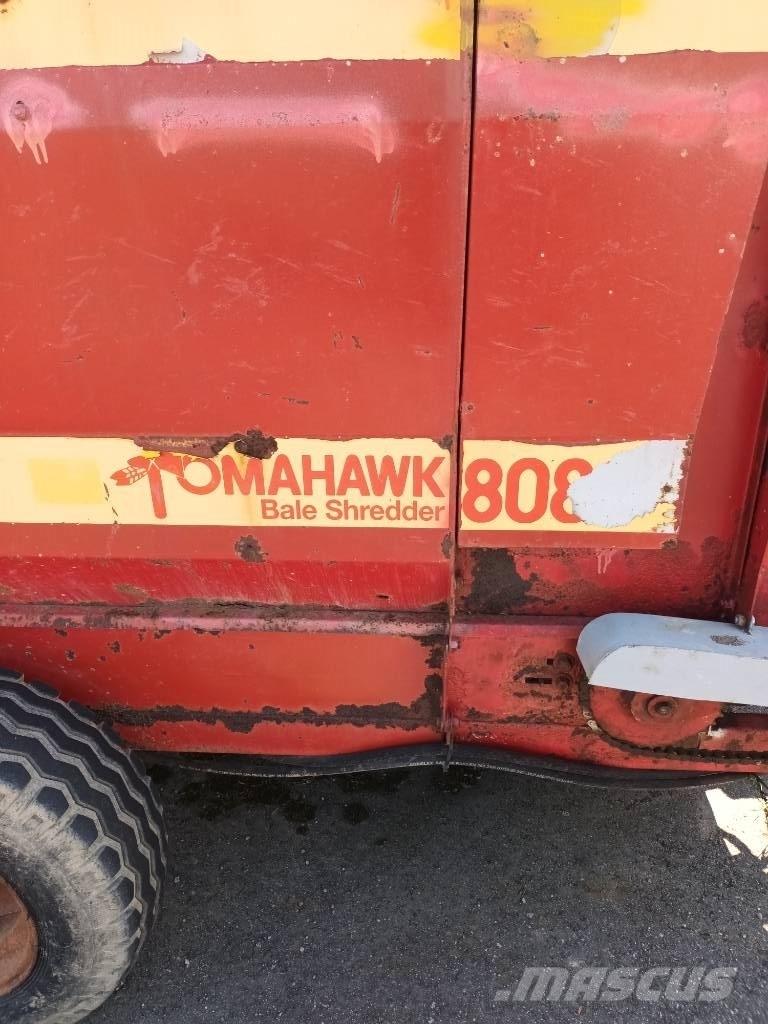 Tomahawk 808 草捆撕碎機、切割機、拆袋機