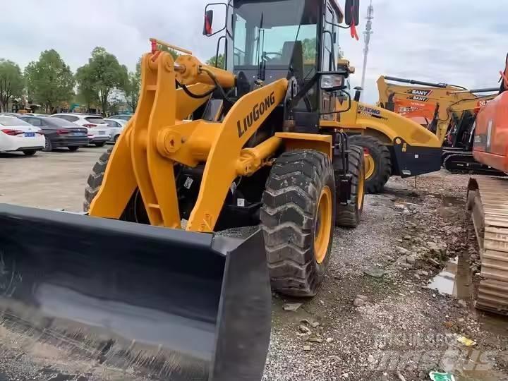 LiuGong 835 輪胎式裝載機