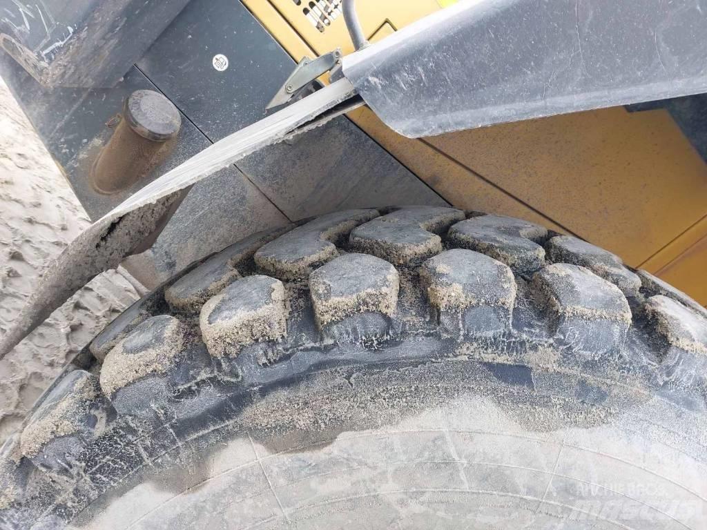Komatsu WA380-5 輪胎式裝載機