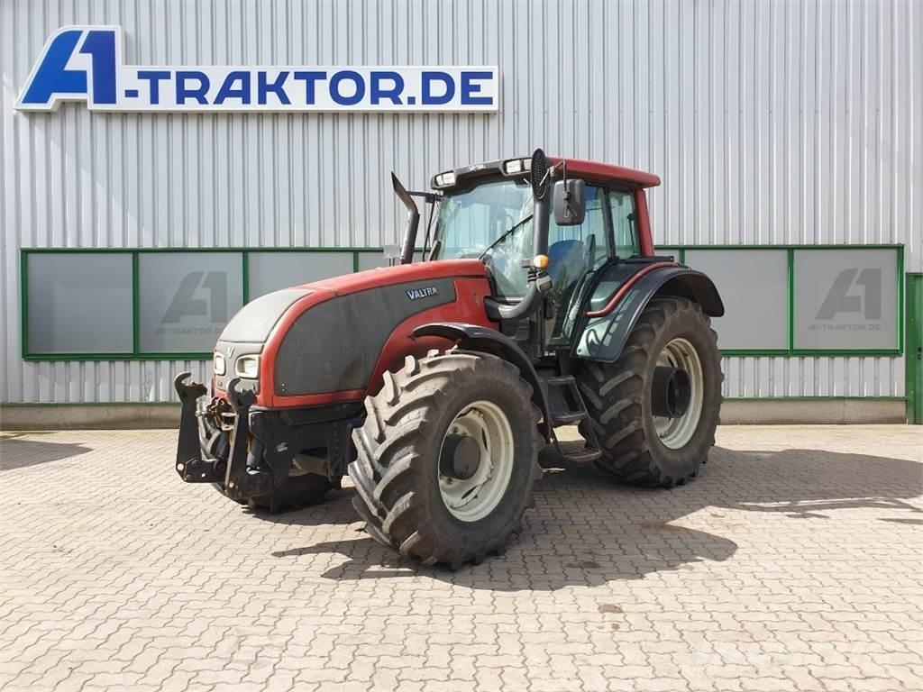 Valtra T151 曳引機