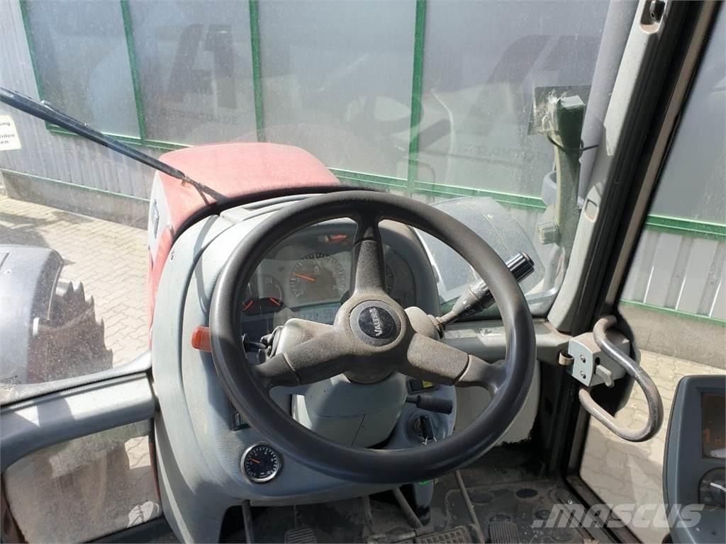 Valtra T151 曳引機