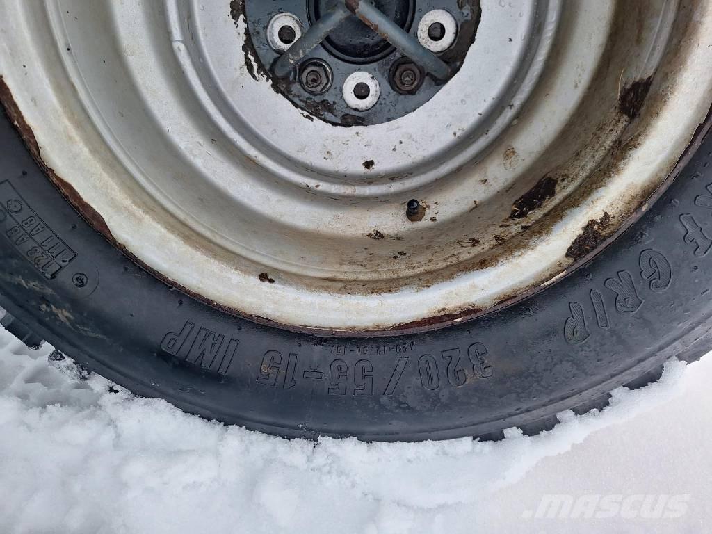 Avant 745 多功能裝載機