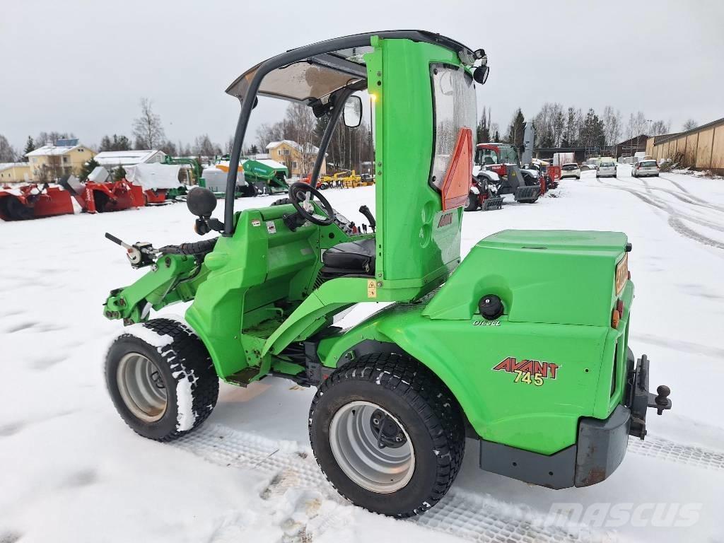 Avant 745 多功能裝載機