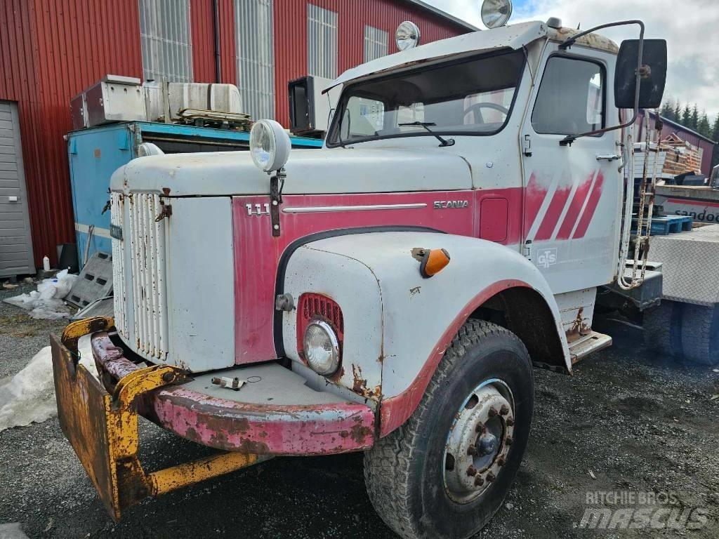 Scania 111 6x2 商用底盤車
