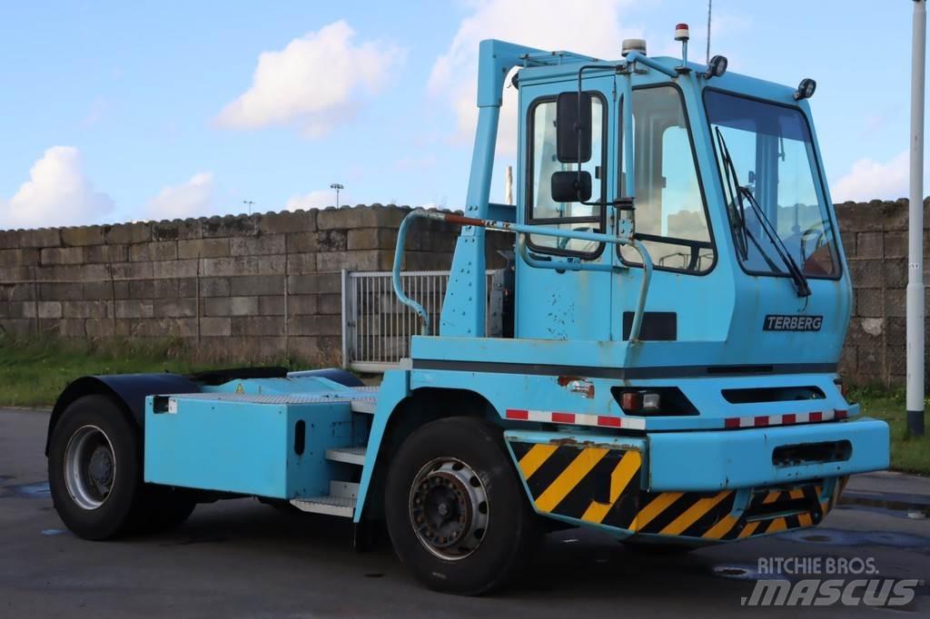 Terberg YT222 終端式曳引機