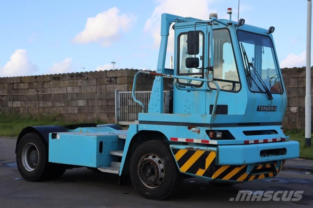 Terberg YT222 終端式曳引機