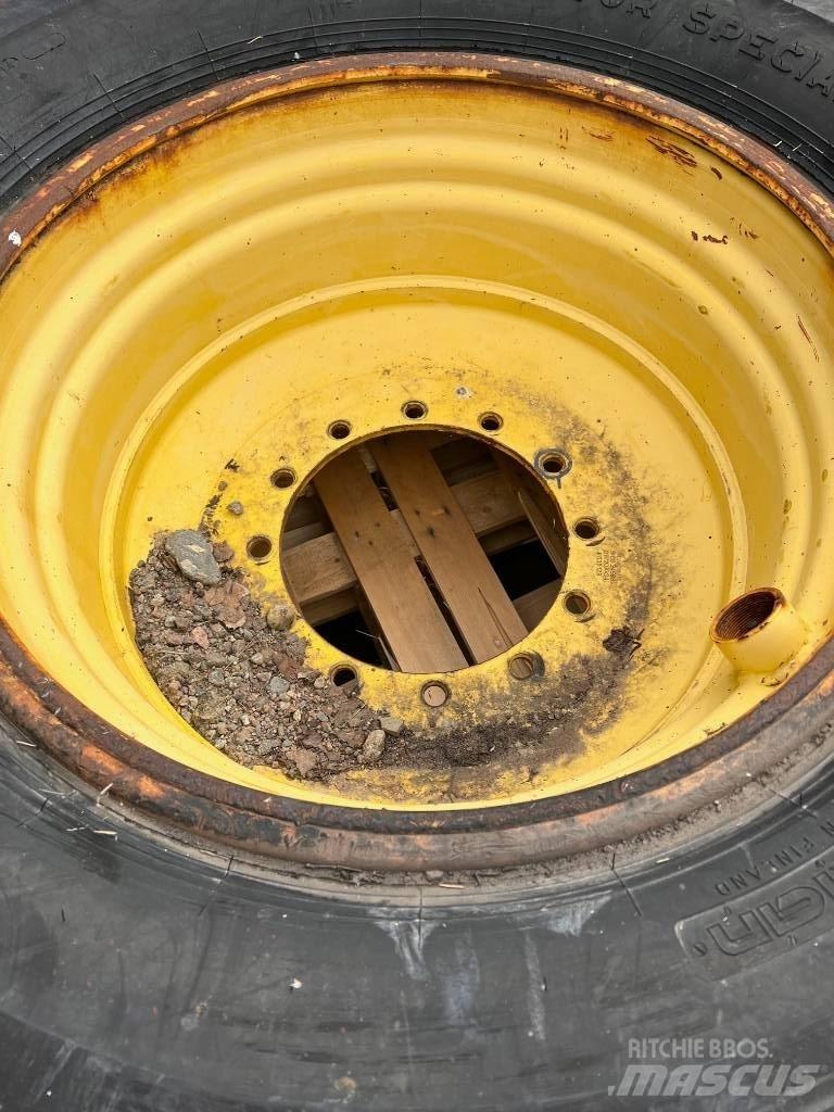 Nokian 700/70-34 輪胎、車輪和輪圈