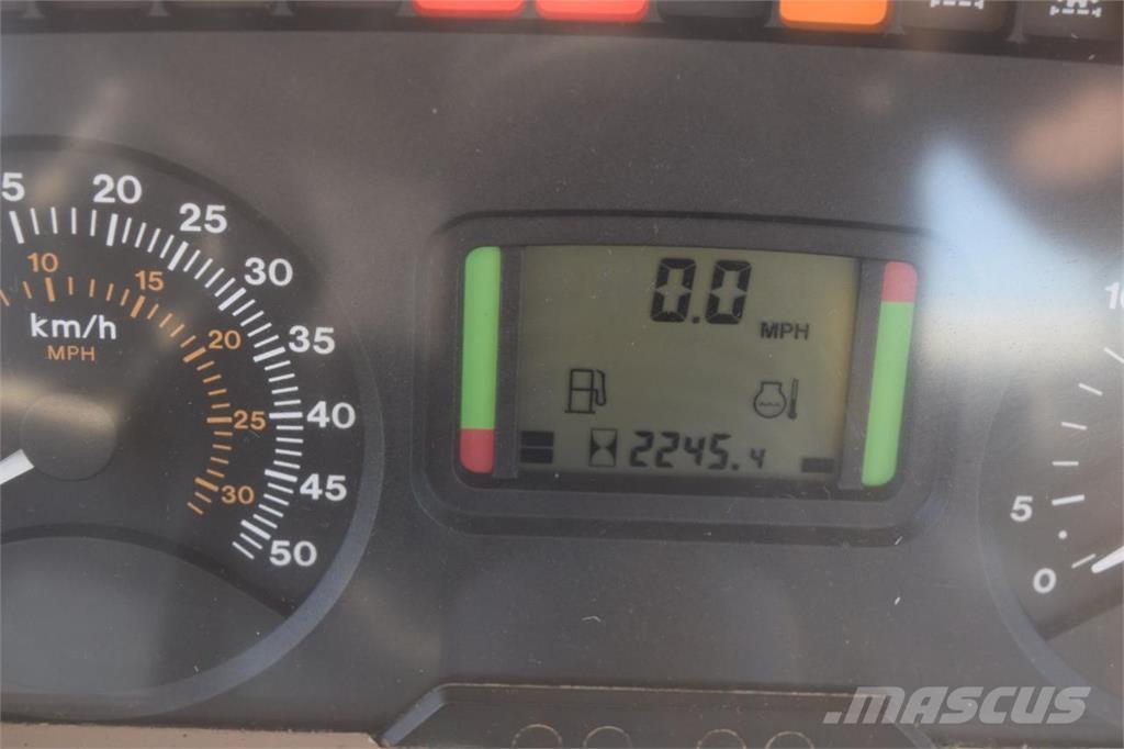 John Deere 6220 曳引機