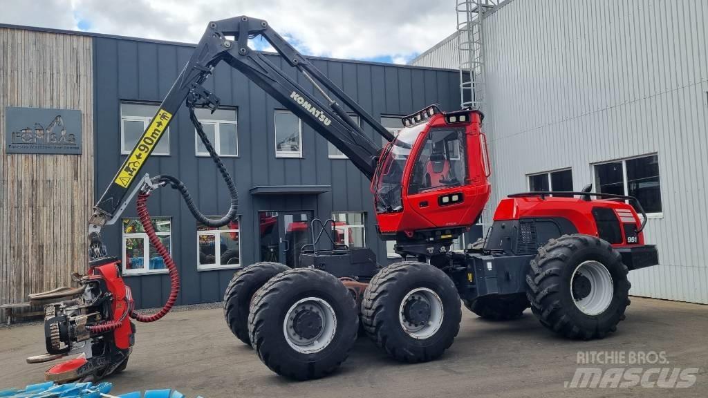 Komatsu 951 收穫機