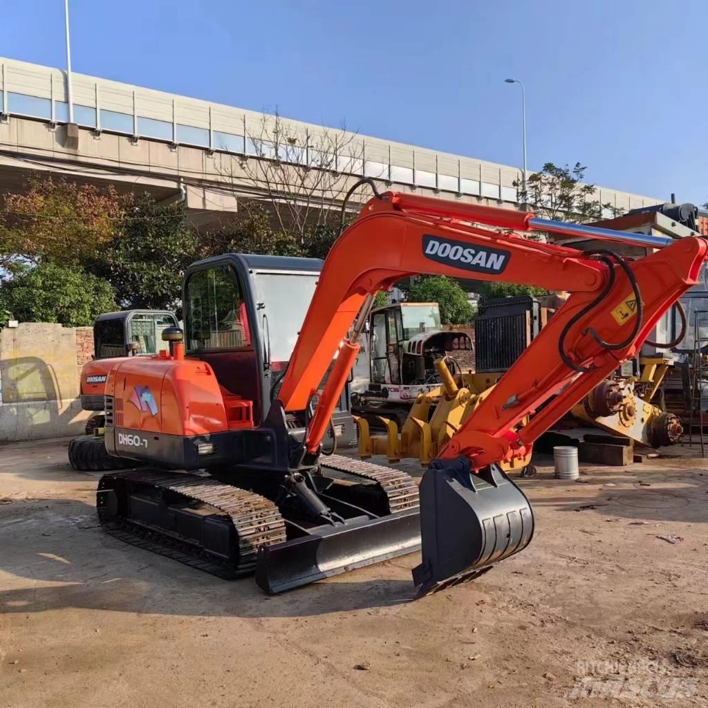 Doosan DH 60-7 小型挖土機/掘鑿機<7t(小型挖掘機)
