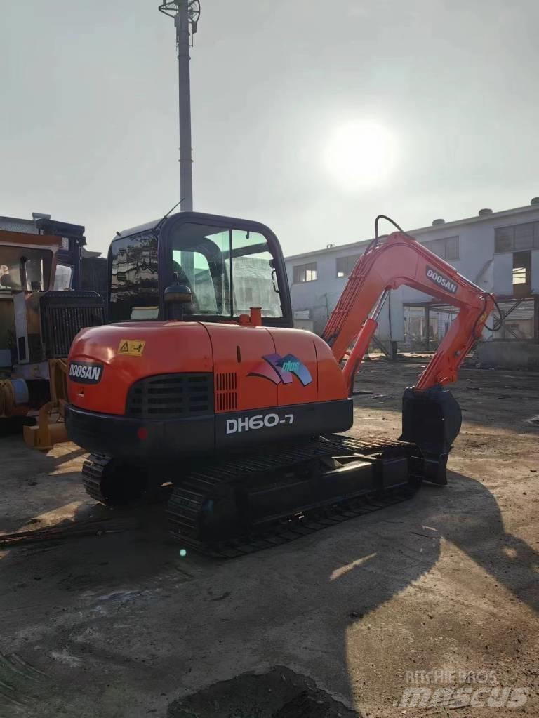 Doosan DH 60-7 小型挖土機/掘鑿機<7t(小型挖掘機)