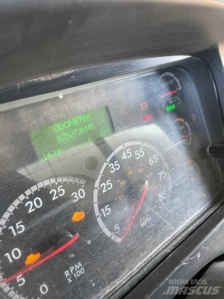 Freightliner 108 SD 水車