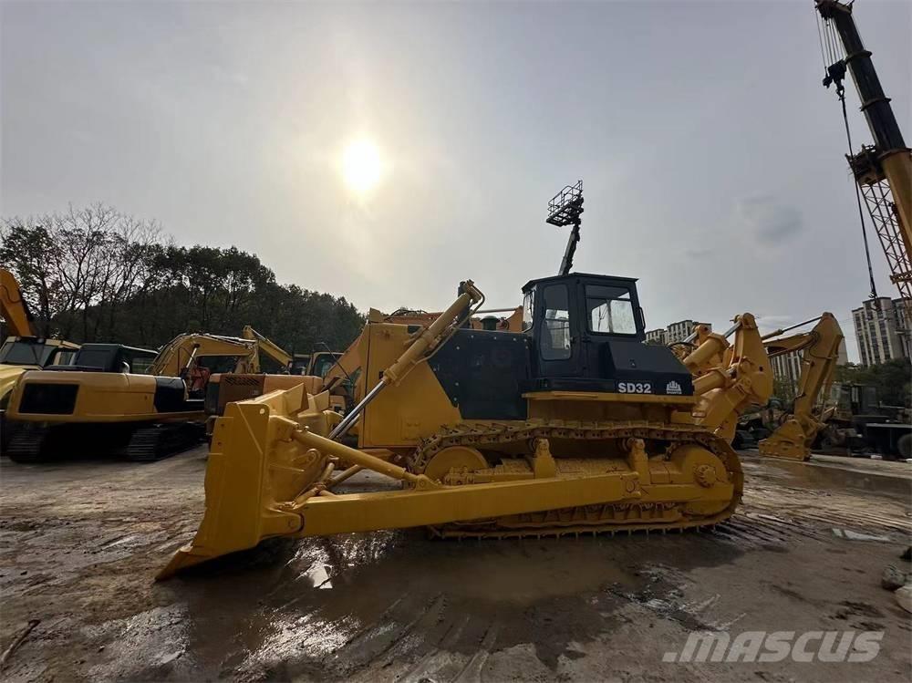 Shantui SD 32 履帶推土機