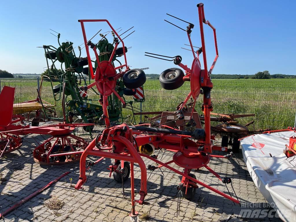 Kuhn GF 5001 M H 耙與翻草機