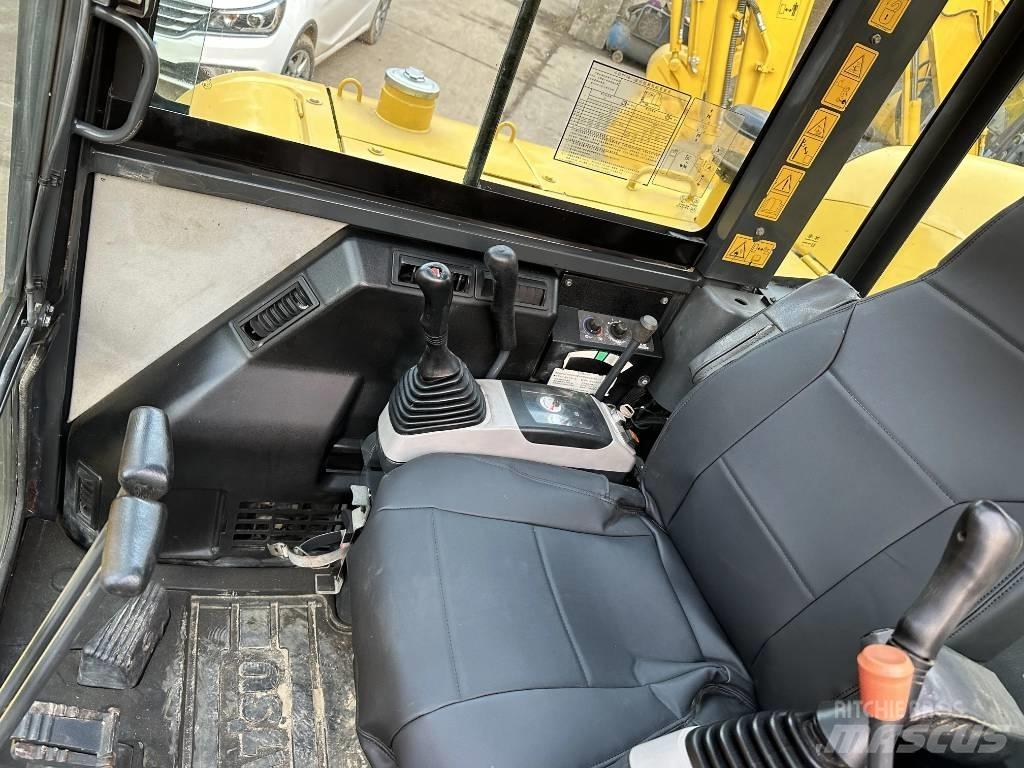 Komatsu PC56-7 小型挖土機/掘鑿機<7t(小型挖掘機)