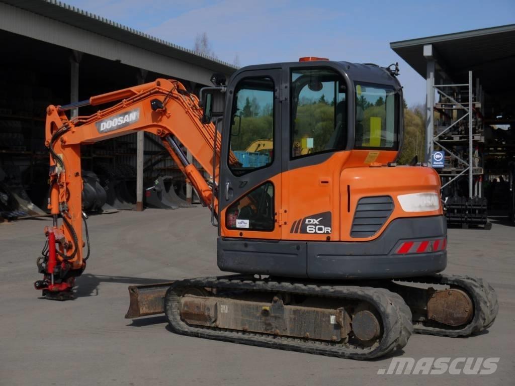 Doosan DX 60 R 小型挖土機/掘鑿機<7t(小型挖掘機)