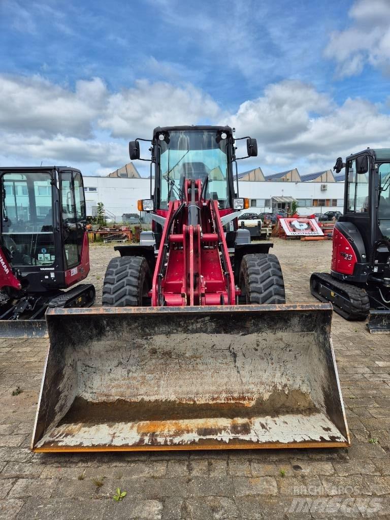 Yanmar V100/5 輪胎式裝載機