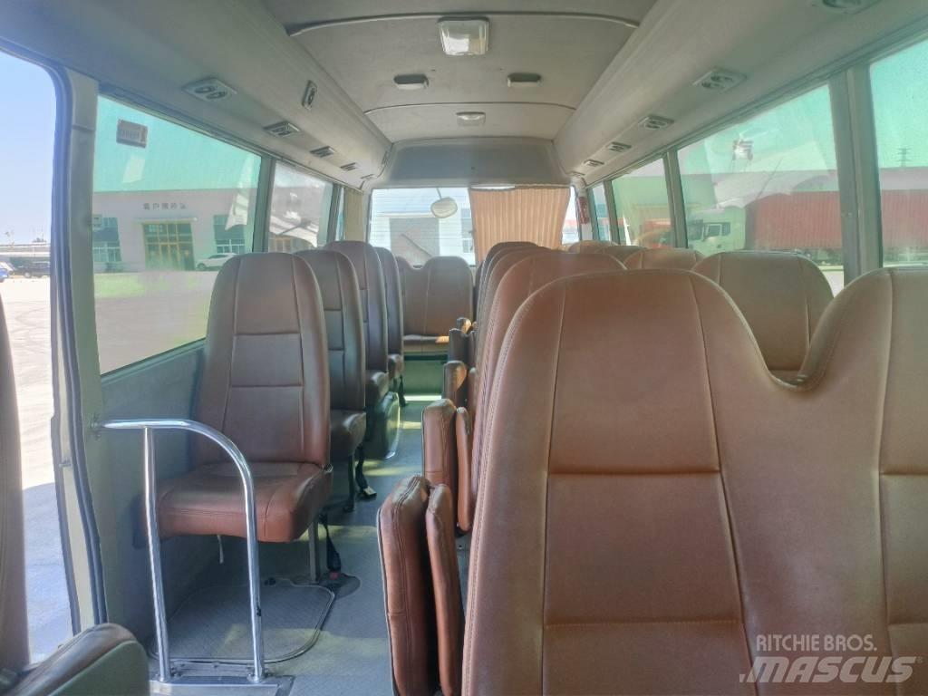 Toyota Coaster Bus 迷你巴士