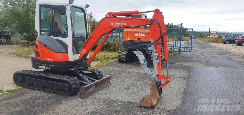 Kubota U 25-3 小型挖土機/掘鑿機<7t(小型挖掘機)