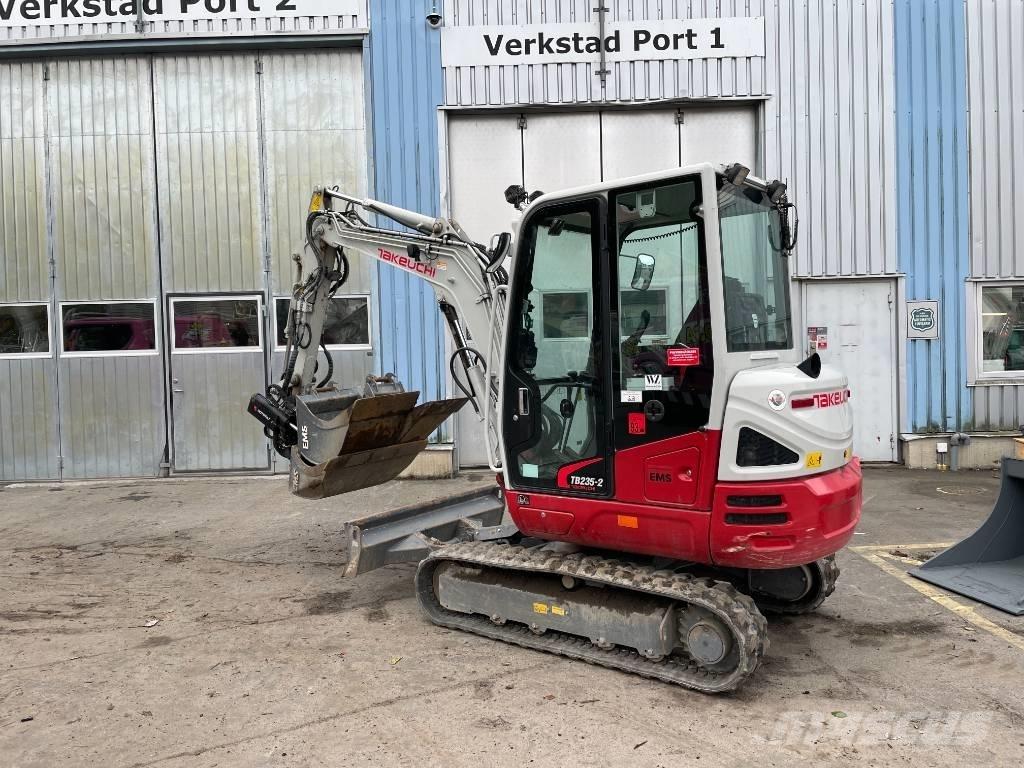 Takeuchi TB 235-2 小型挖土機/掘鑿機<7t(小型挖掘機)