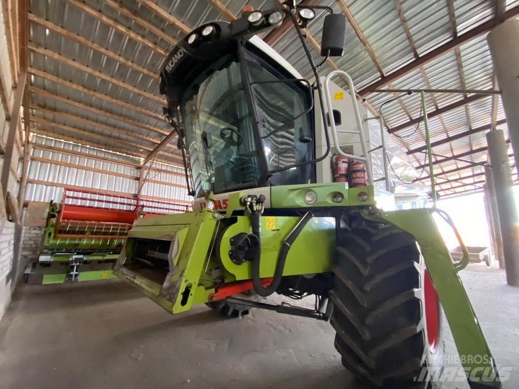 CLAAS Tucano 450 聯合收穫機