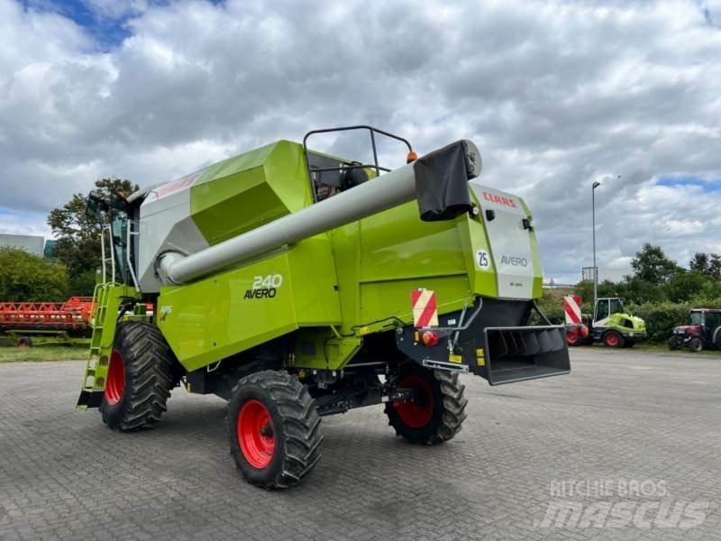 CLAAS AVERO 240 聯合收穫機