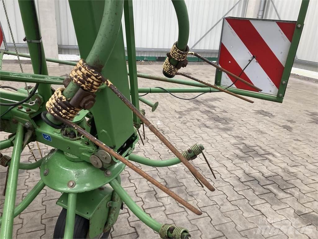 Krone KW7.70/6x7 耙與翻草機