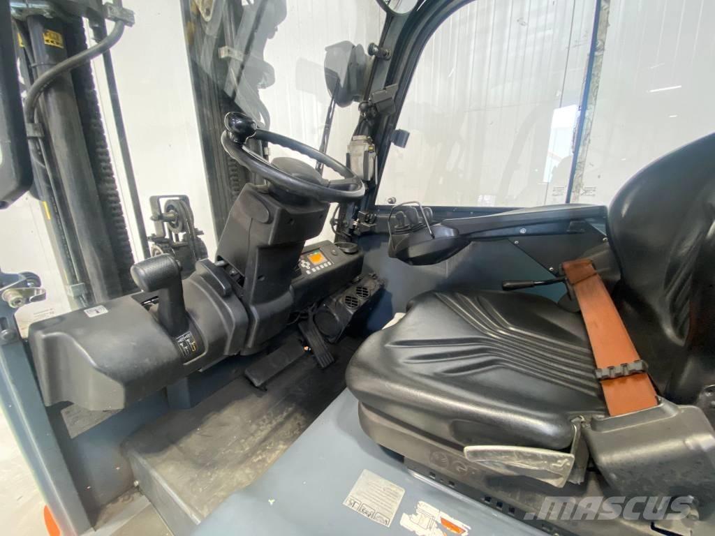 Toyota 8FBMT35 電動堆高機