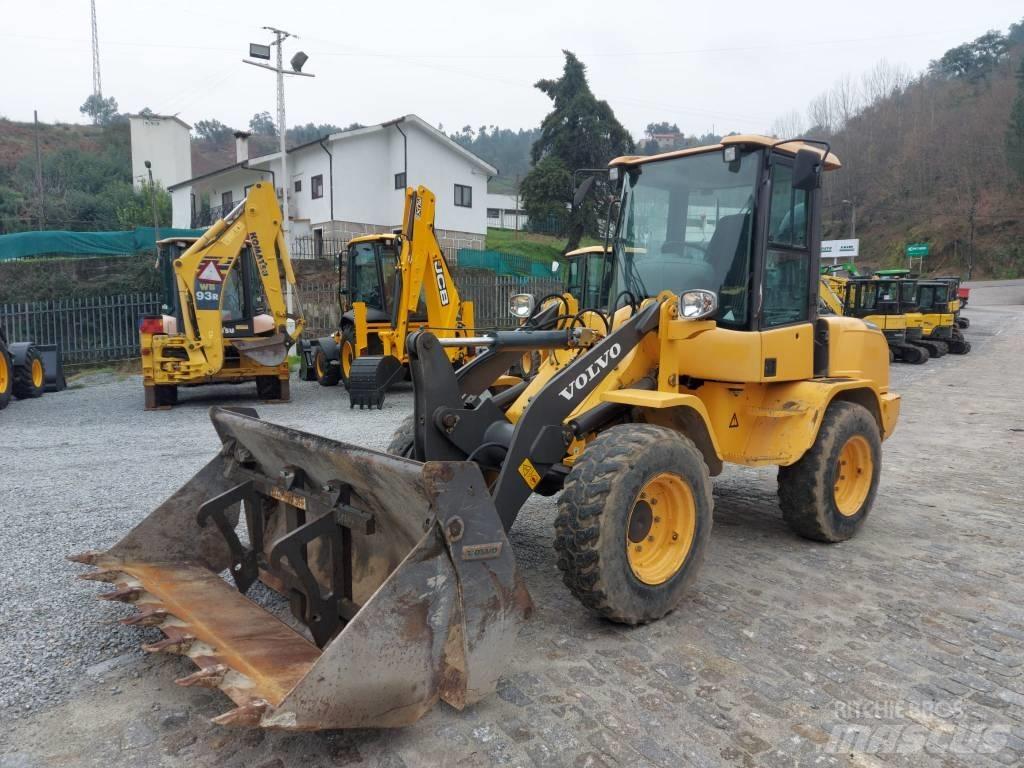 Volvo L 30 G 輪胎式裝載機