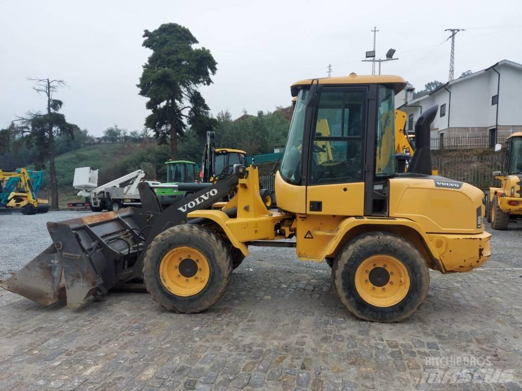Volvo L 30 G 輪胎式裝載機