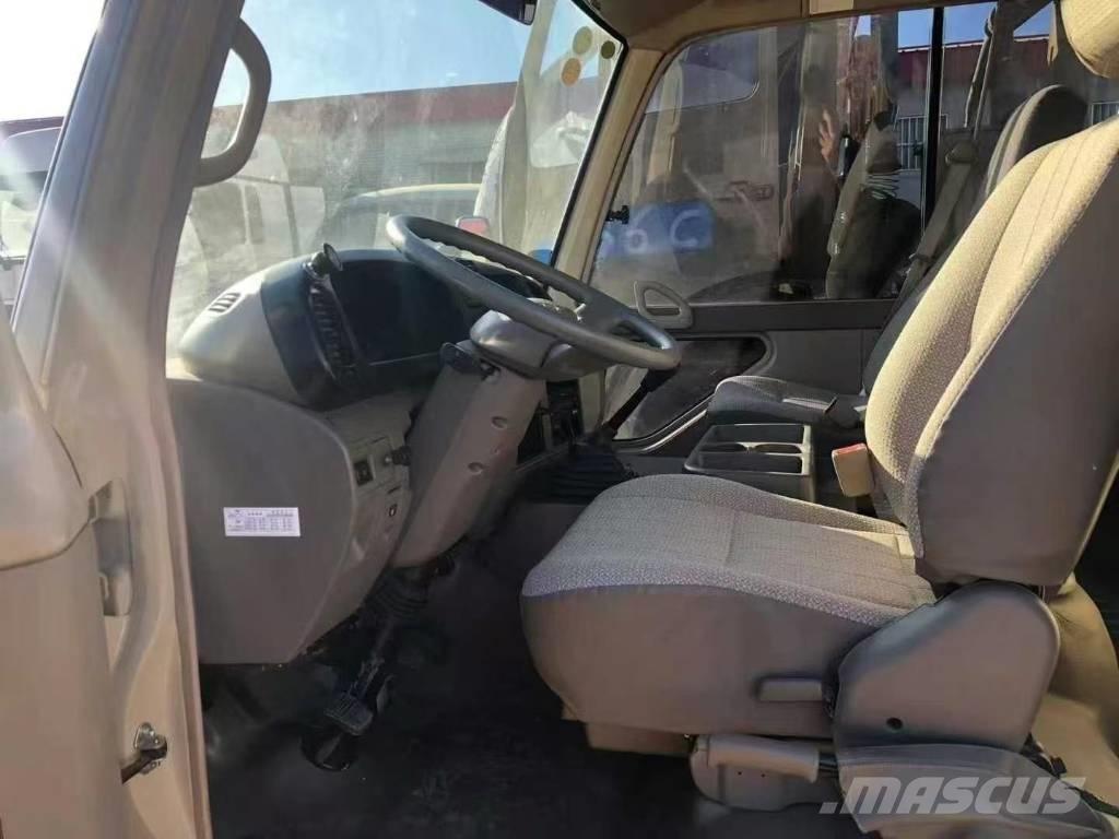 Toyota Coaster Bus 迷你巴士