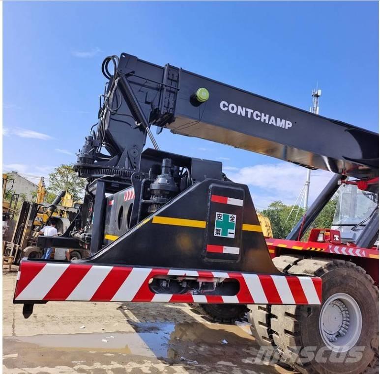 Kalmar DRF 450 前伸型堆積機