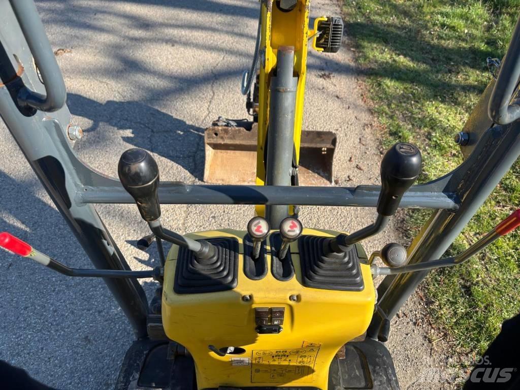 Wacker Neuson 803 小型挖土機/掘鑿機<7t(小型挖掘機)