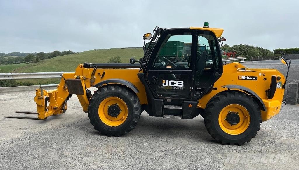 JCB 540-140 伸縮臂操作車