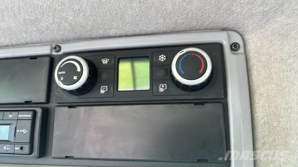 Valtra Q305 曳引機